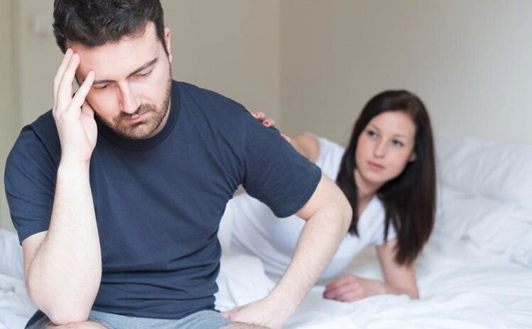 Femme et homme avec peu de pouvoir comment grandir.